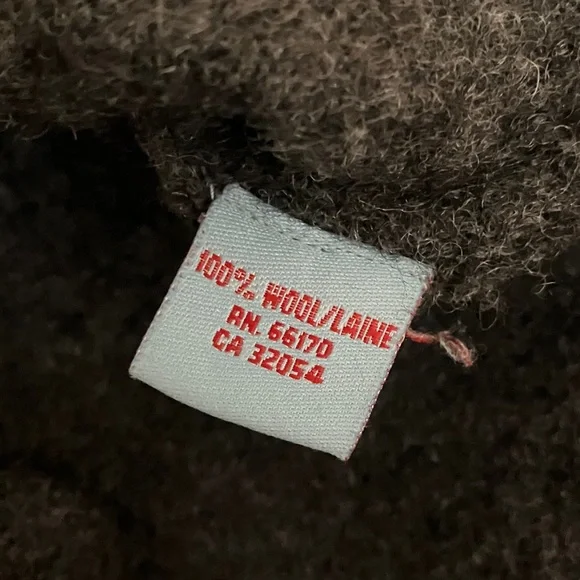 100% Wool Hooded Sweater, thumb holes, side slits, embroidered, xs/s, BDG UO - Picture 7 of 7